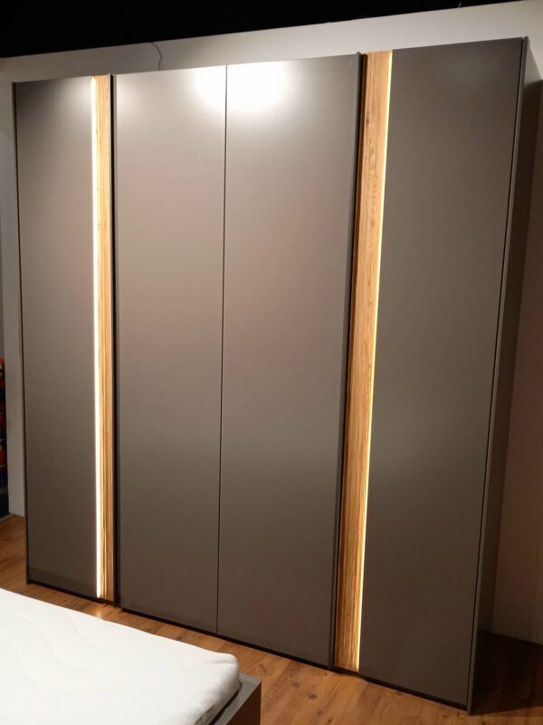 Drehtürenschrank Latura 4 trg.