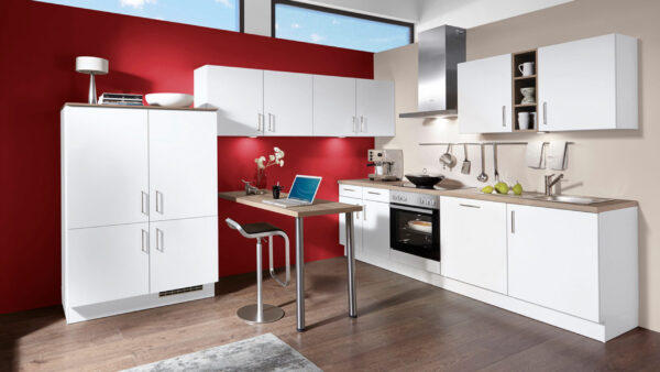 Einbauküche mit gorenje-Elektrogeräten und Küchenmöbeln