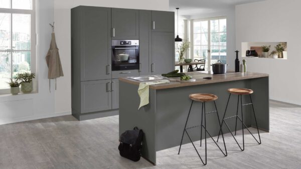 nobilia Einbauküche Credo mit AEG Elektrogeräten wie Backofen