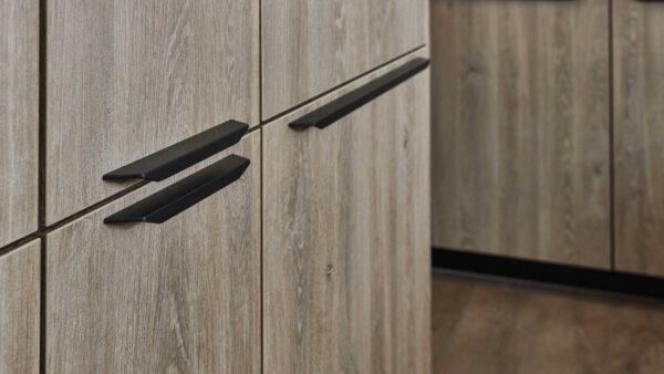 nobilia® Einbauküche Riva mit SIEMENS-Elektrogeräten und Esstheke – Bild 6
