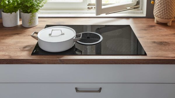 nobilia® Einbauküche Artis mit JUNKER Elektrogeräten und Esstheke – Bild 4