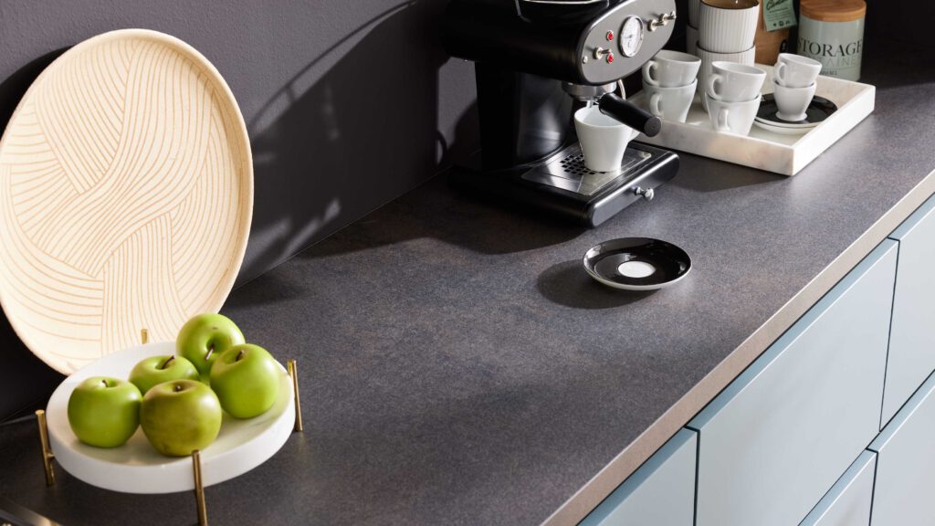 WERT KÜCHE® Mattea Color mit Miele Einbaugeräten – Bild 2