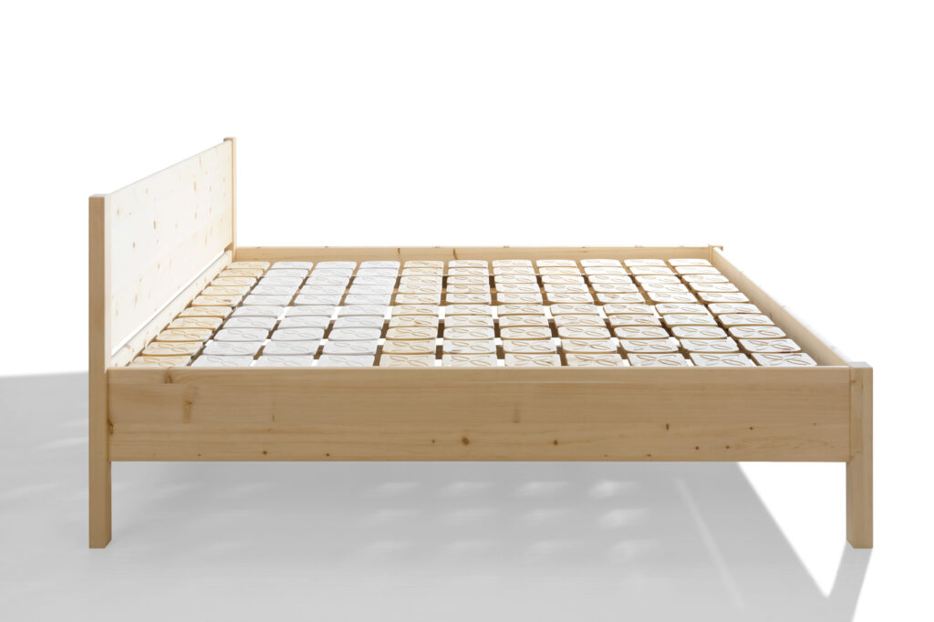 Doppelbett in Zirbe metallfrei – Bild 3